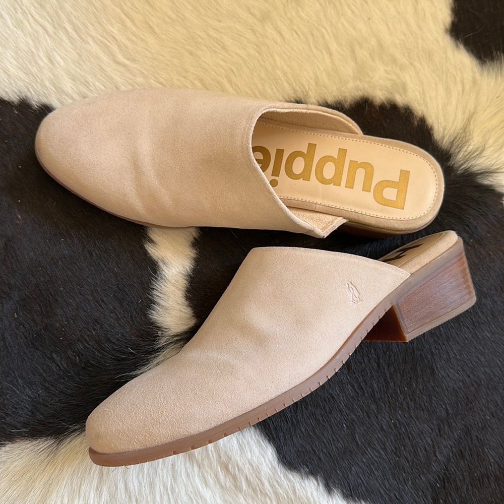 Hush Puppies Mules Like New